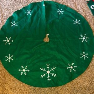 Christmas tree skirt